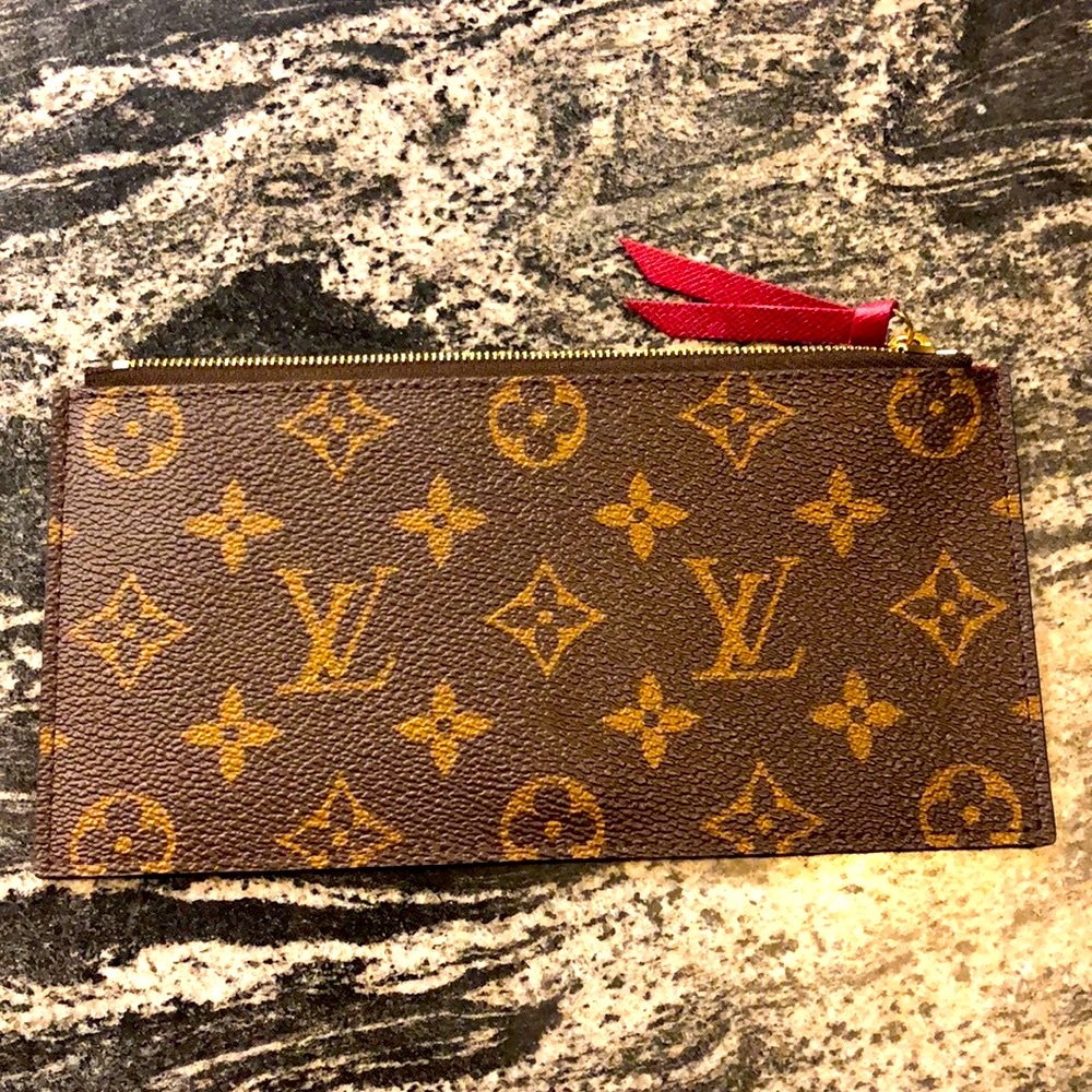Louis Vuitton zipped pouch 8x4